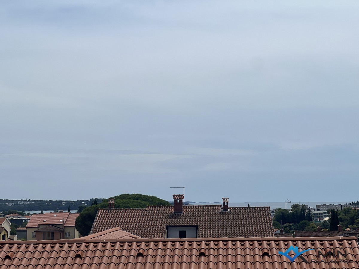 Apartma s čudovitim pogledom na morje v Novigradu