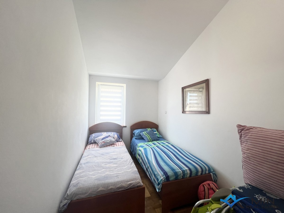 Apartma s čudovitim pogledom na morje v Novigradu