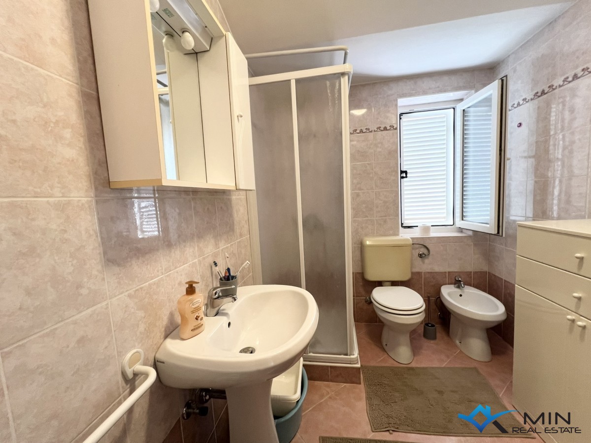 Apartma s čudovitim pogledom na morje v Novigradu