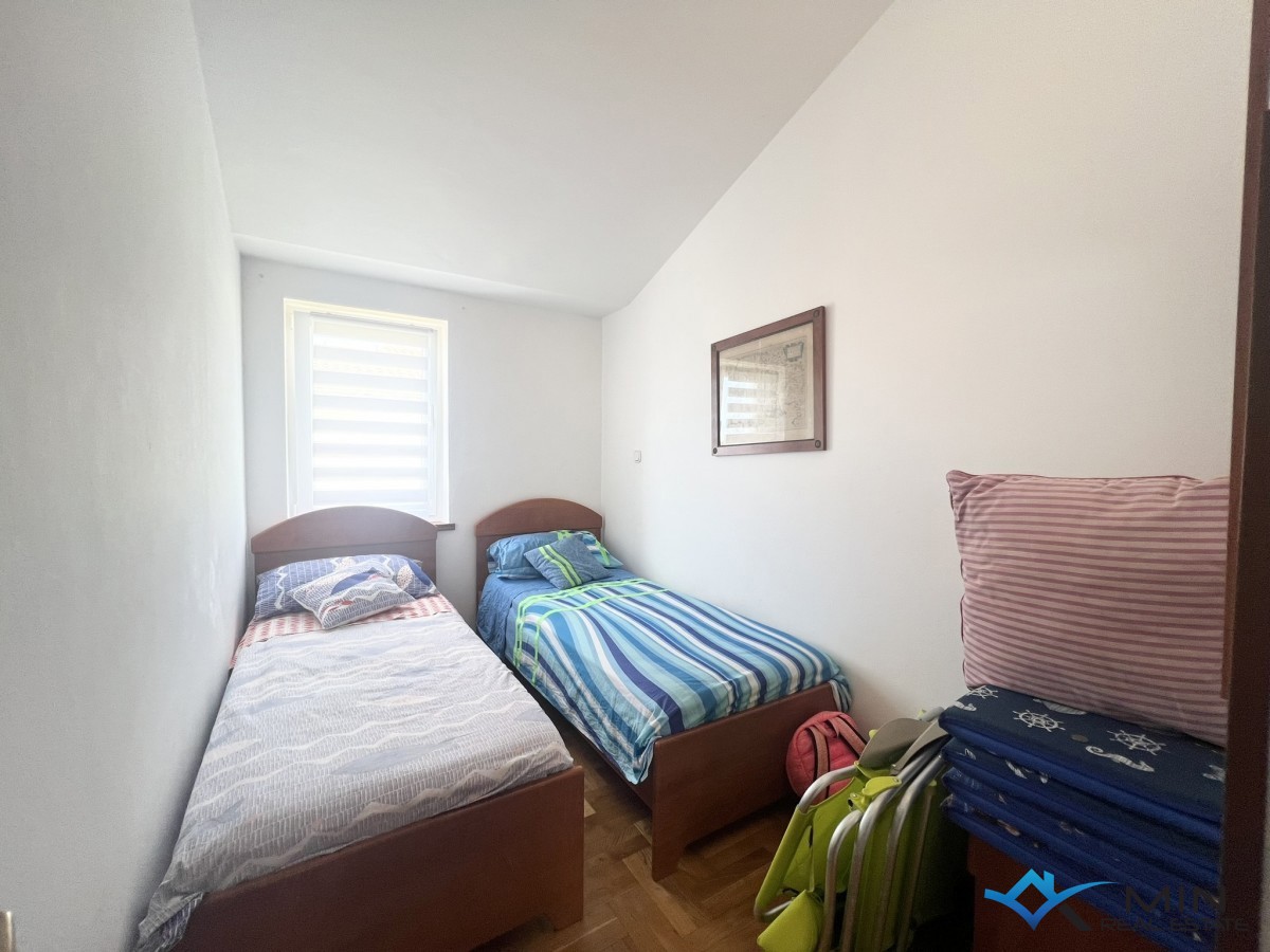 Apartma s čudovitim pogledom na morje v Novigradu
