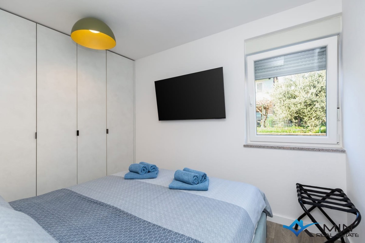 Apartma z vrtom, 1. vrsta do morja v Novigradu