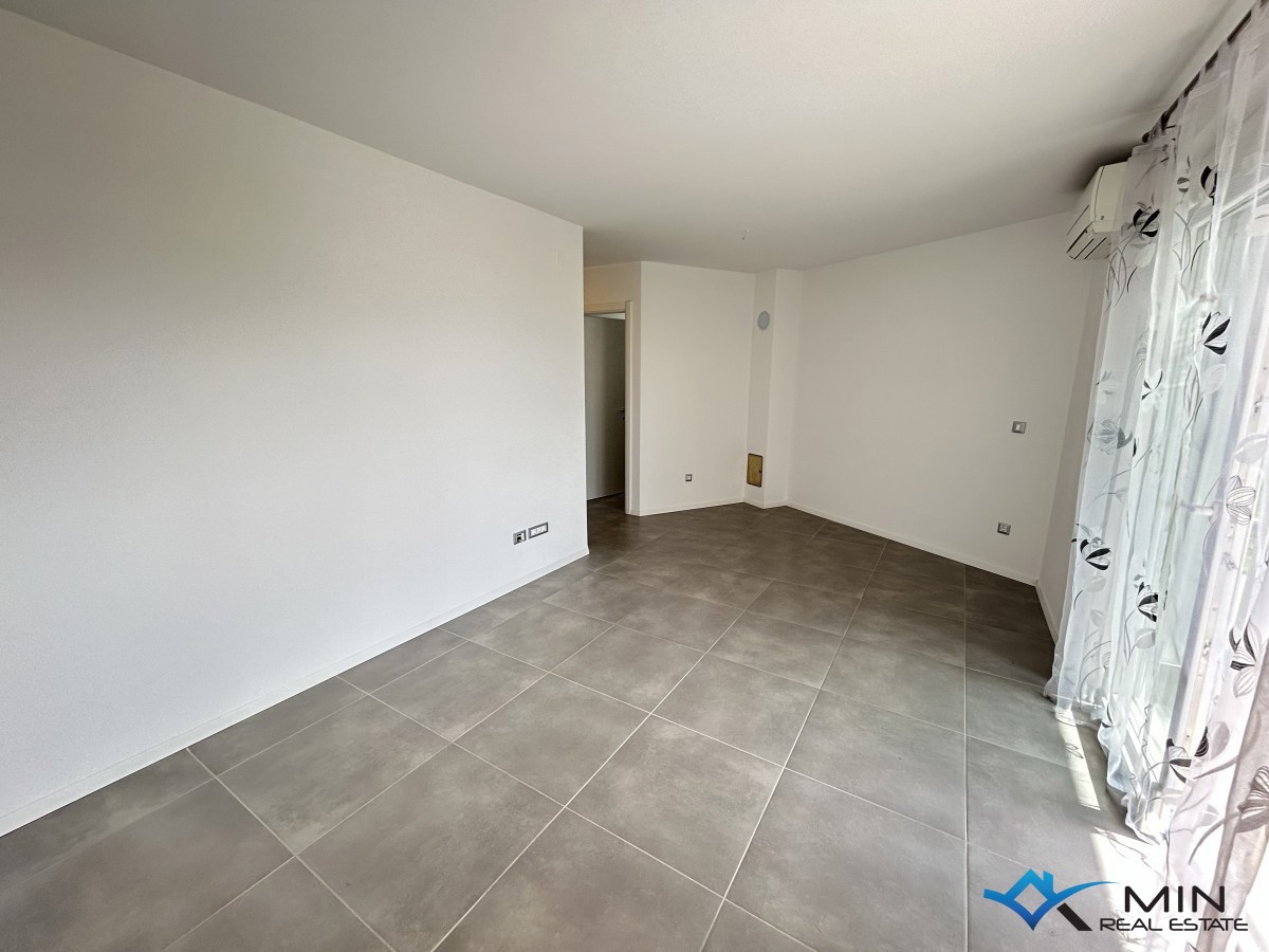 Apartma z vrtom, 1. vrsta do morja v Novigradu
