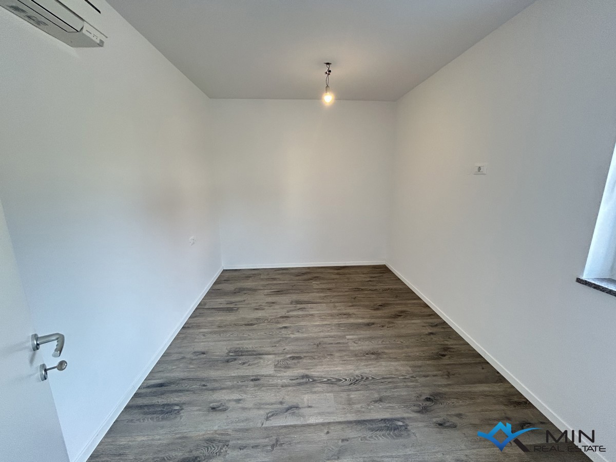 Apartma z vrtom, 1. vrsta do morja v Novigradu