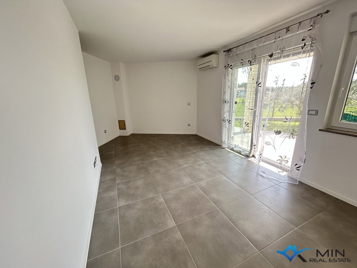 Apartma z vrtom, 1. vrsta do morja v Novigradu