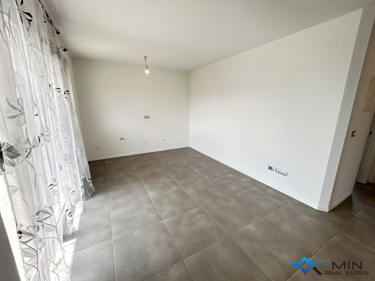 Apartma z vrtom, 1. vrsta do morja v Novigradu