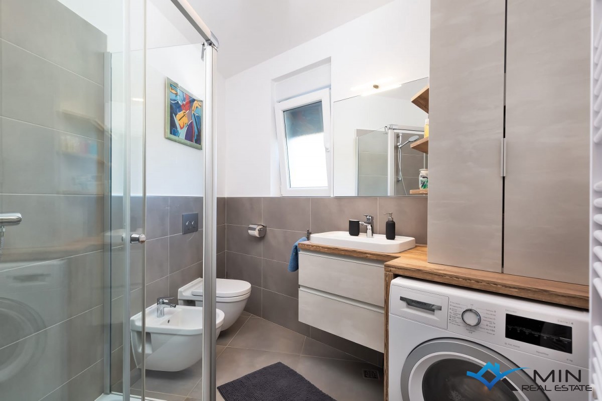 Apartma z vrtom, 1. vrsta do morja v Novigradu