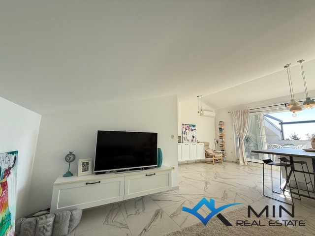 Dupleks stanovanje na odlični lokaciji v Novigradu