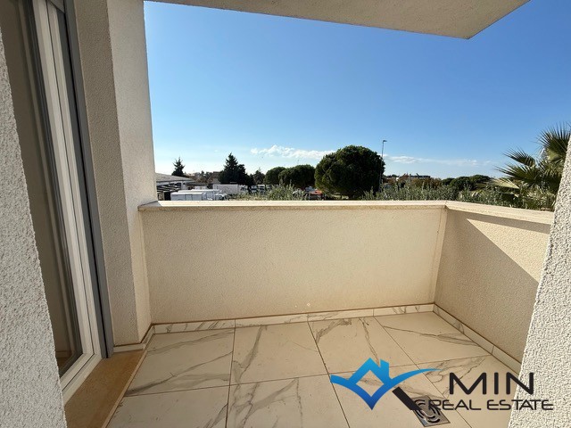 Dupleks stanovanje na odlični lokaciji v Novigradu