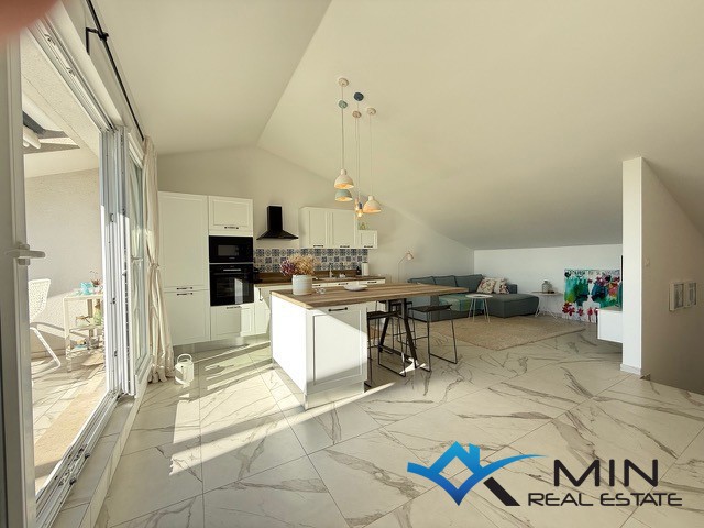 Dupleks stanovanje na odlični lokaciji v Novigradu