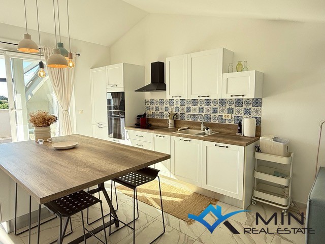 Dupleks stanovanje na odlični lokaciji v Novigradu