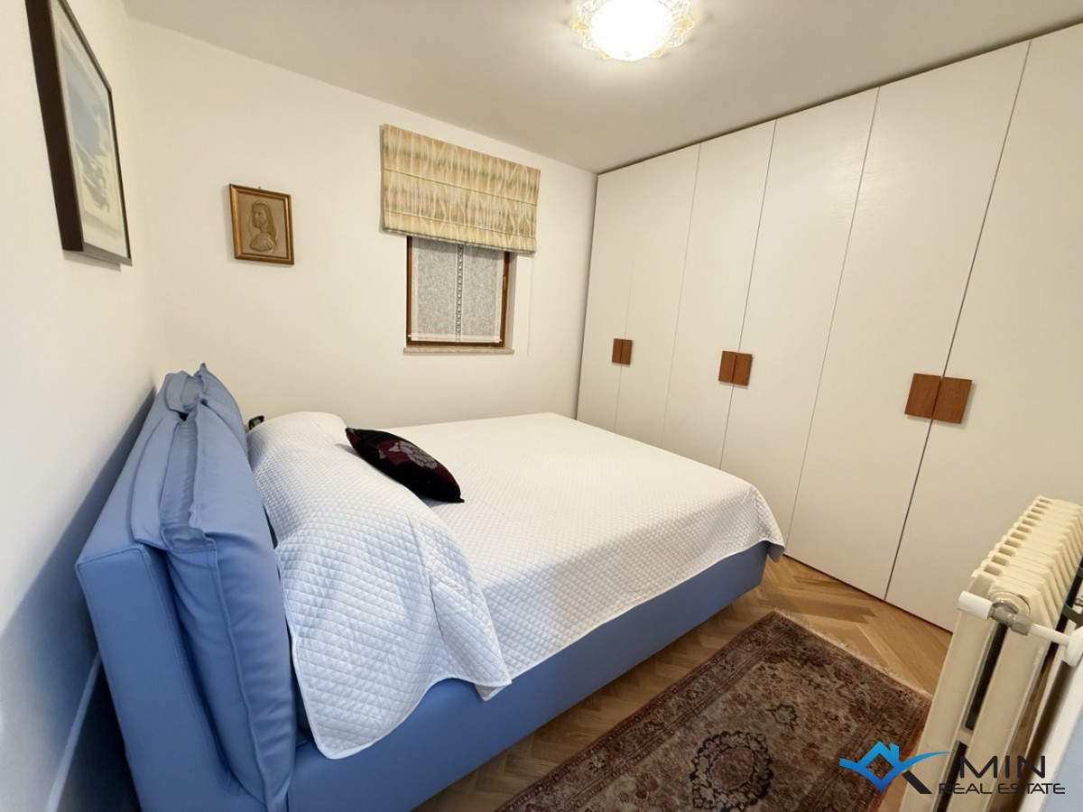 Apartma 50 m od plaže v centru Novigrada