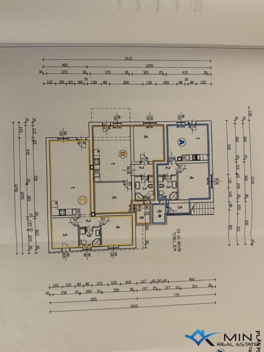 Apartma 50 m od plaže v centru Novigrada