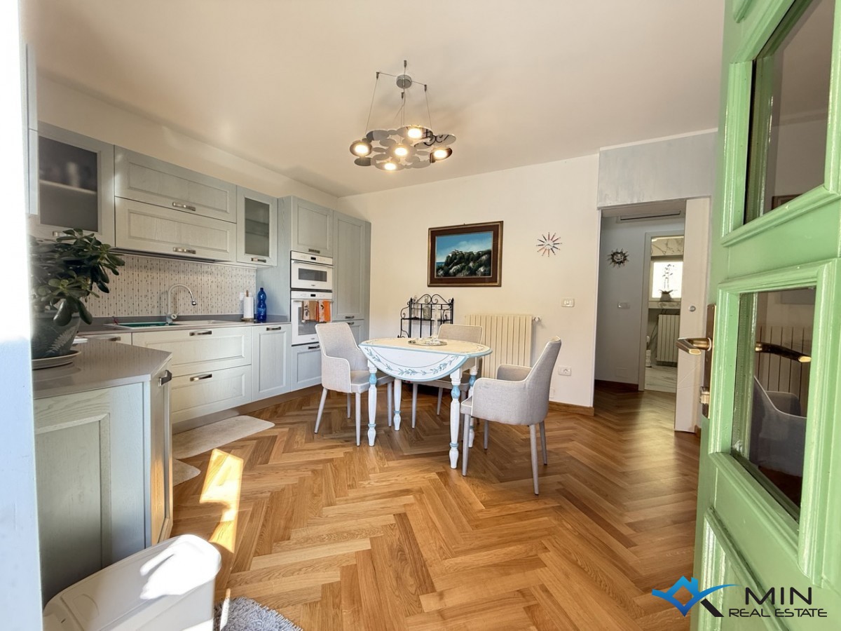 Apartma 50 m od plaže v centru Novigrada