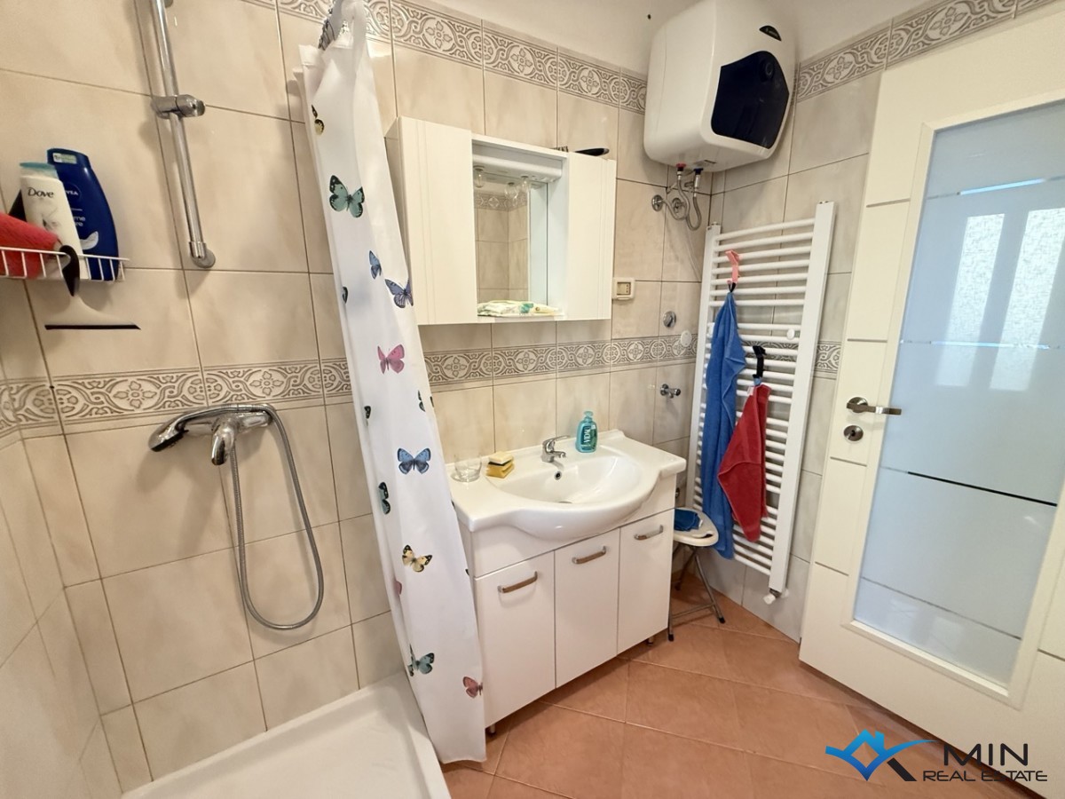 Apartma 50 m od plaže v centru Novigrada