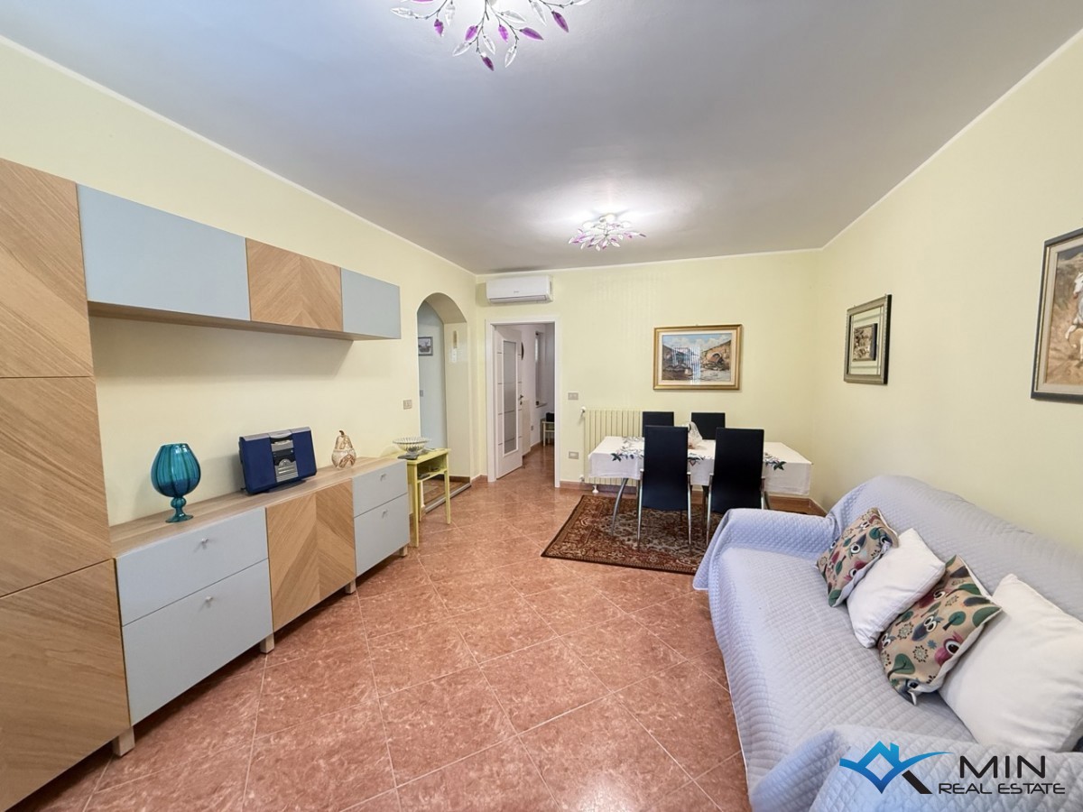 Apartma 50 m od plaže v centru Novigrada