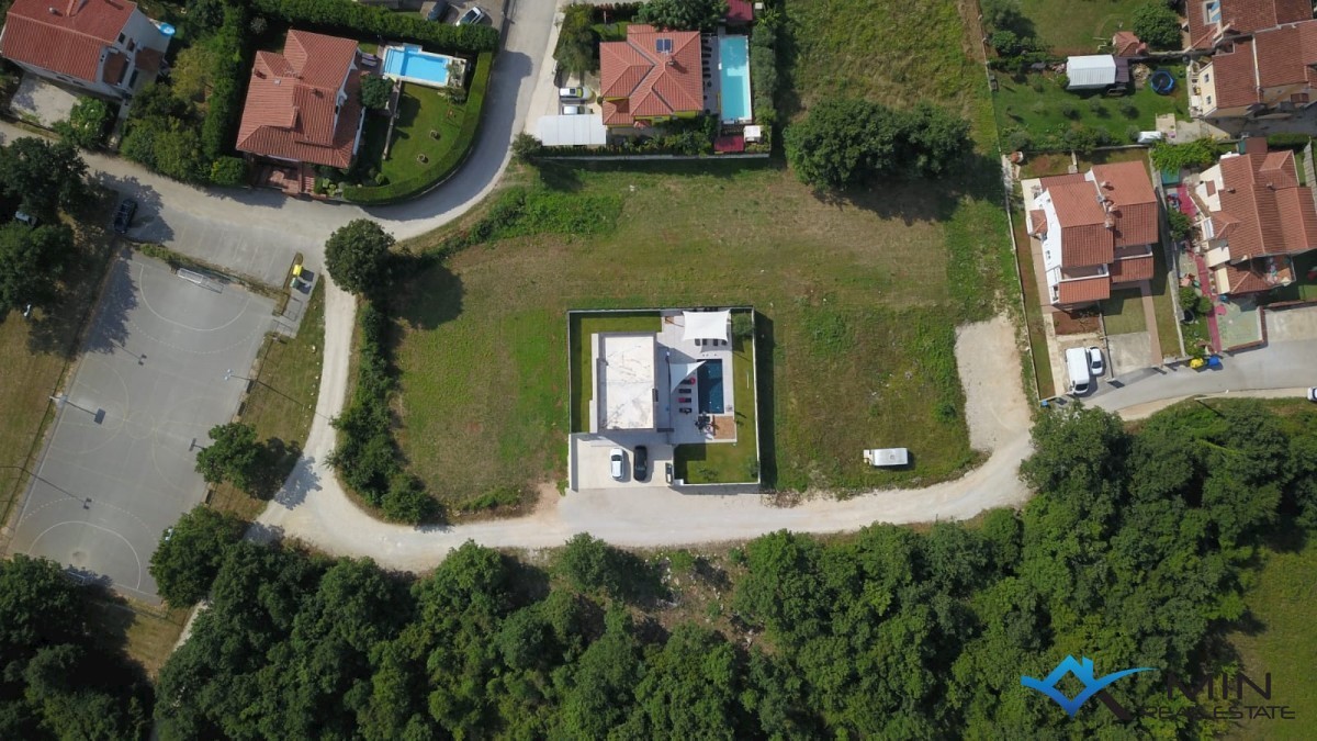 Čudovita vila z bazenom in jacuzzijem v Poreču