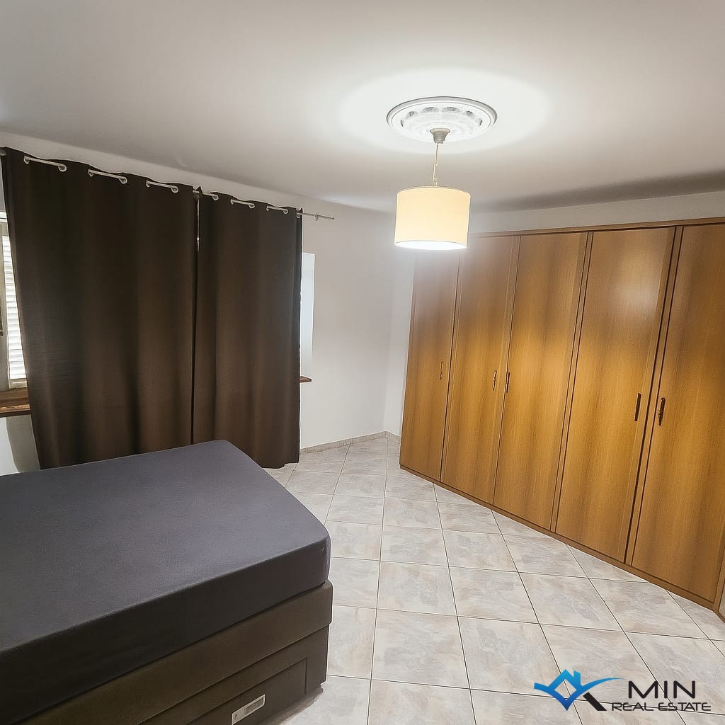 Kamnita hiša z velikim vrtom - Novigrad