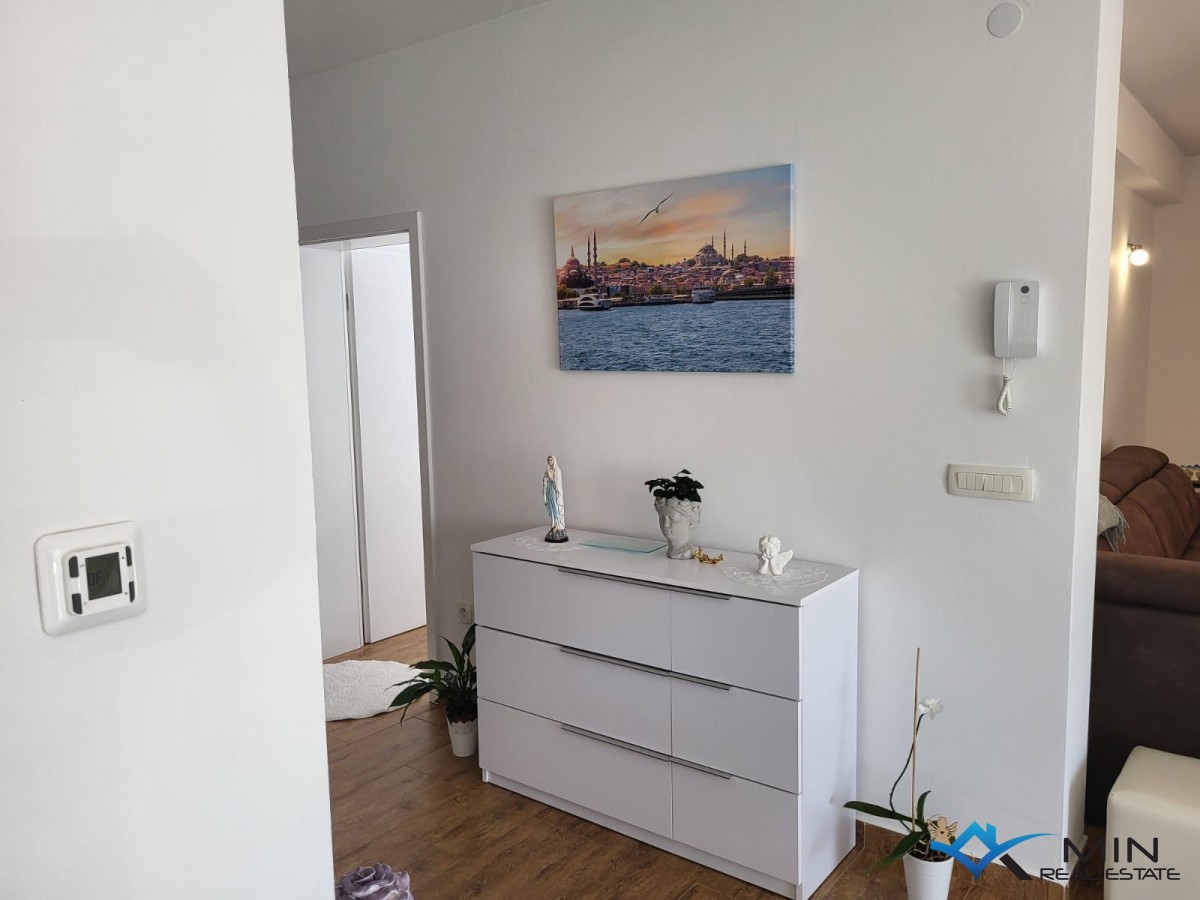 Apartma 500 m od morja s strešno teraso v Novigradu