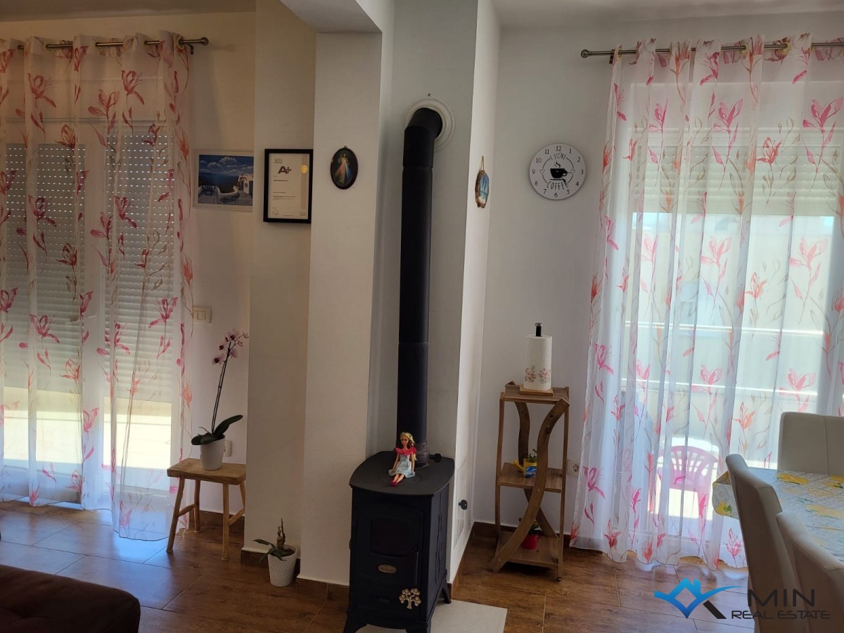 Apartma 500 m od morja s strešno teraso v Novigradu