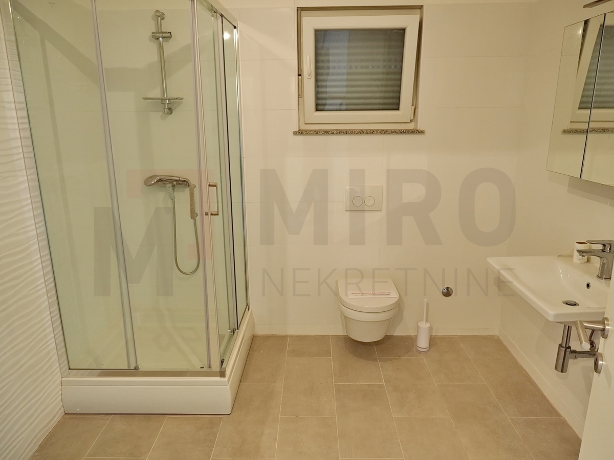 Stanovanje / Apartma Malinska, Malinska-Dubašnica, 86m2