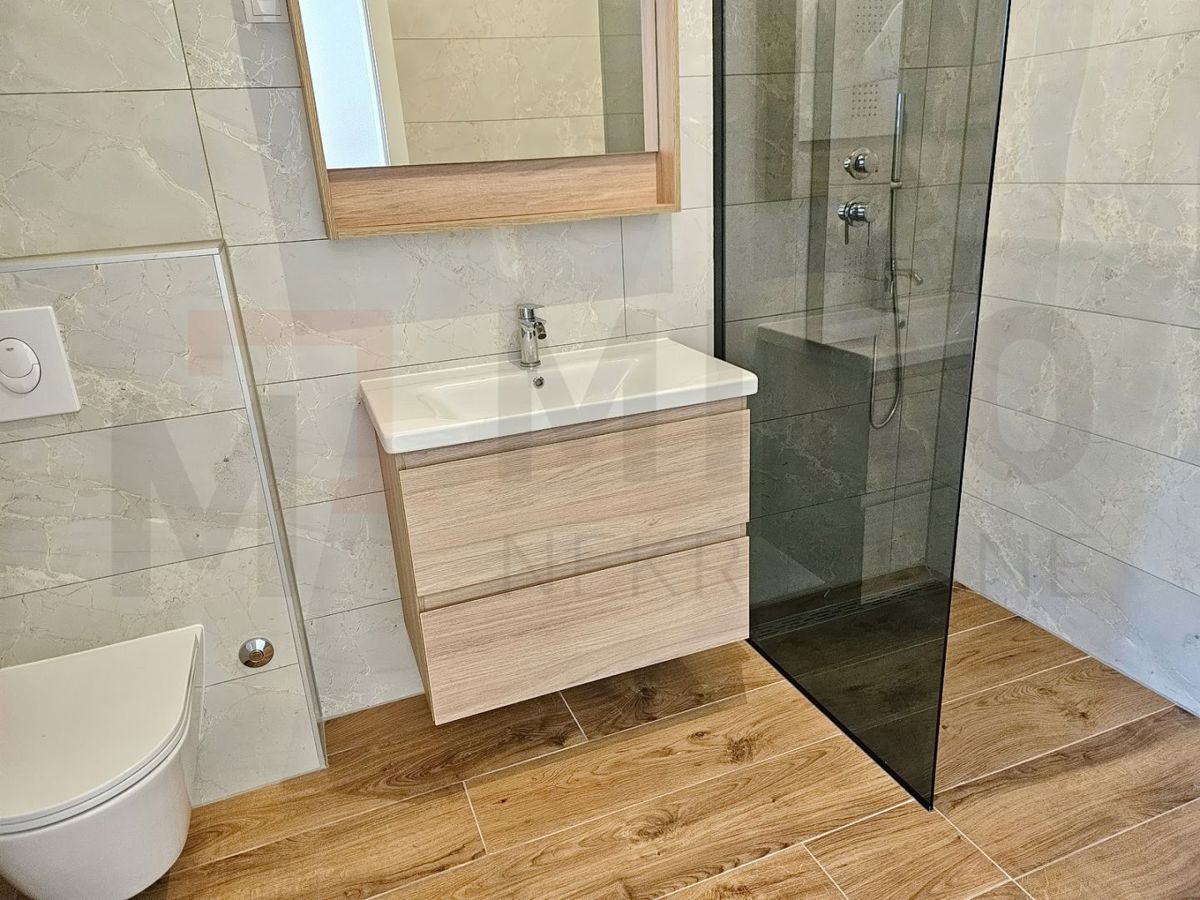 Malinska, nov dvojček z bazenom na odlični lokaciji, PRODAJA!