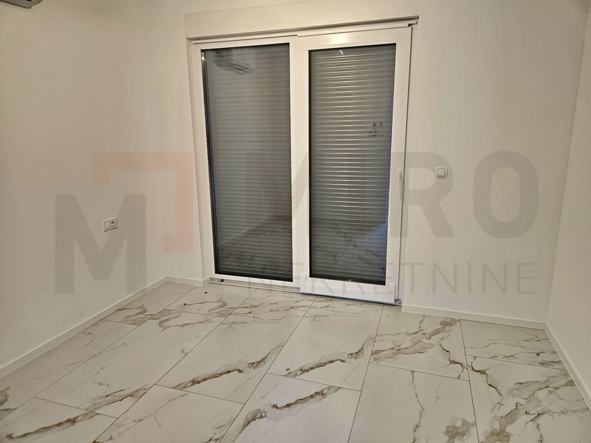 Malinska, nov dvojček z bazenom na odlični lokaciji, PRODAJA!