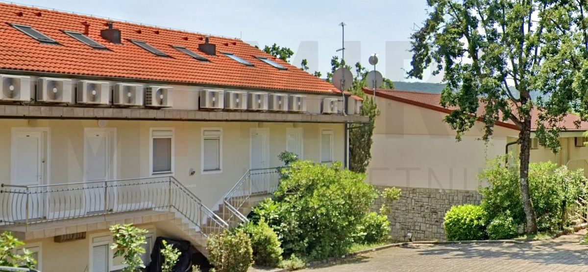 Uvala Soline, dvoetažni apartma 60m od morja s pogledom!