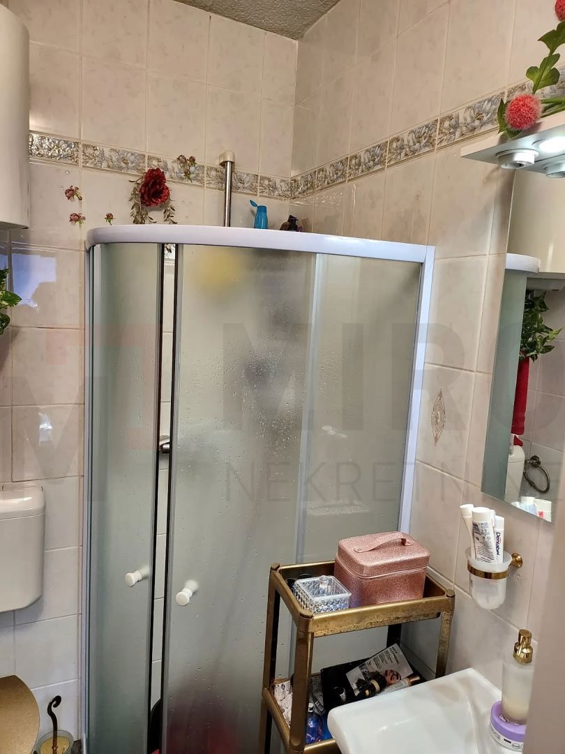 Malinska, pritlični apartma z garažo in vrtom, PRODAMO!