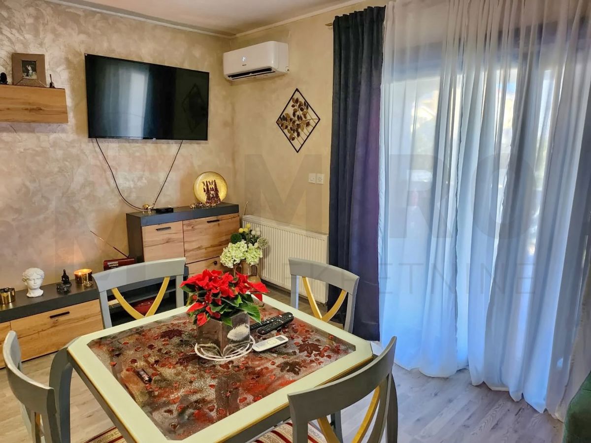 Malinska, pritlični apartma z garažo in vrtom, PRODAMO!