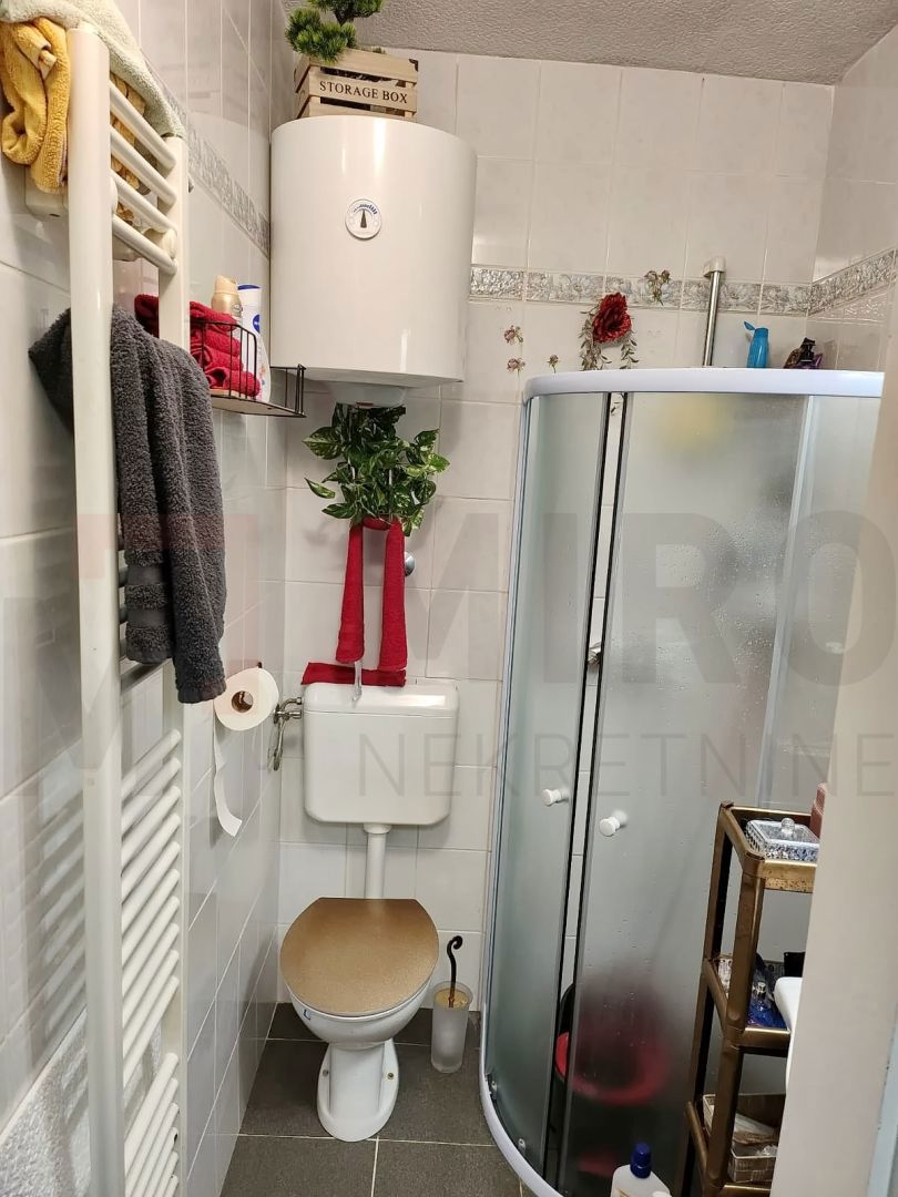 Malinska, pritlični apartma z garažo in vrtom, PRODAMO!