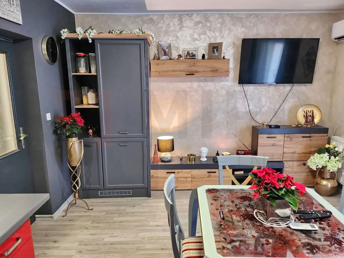 Malinska, pritlični apartma z garažo in vrtom, PRODAMO!