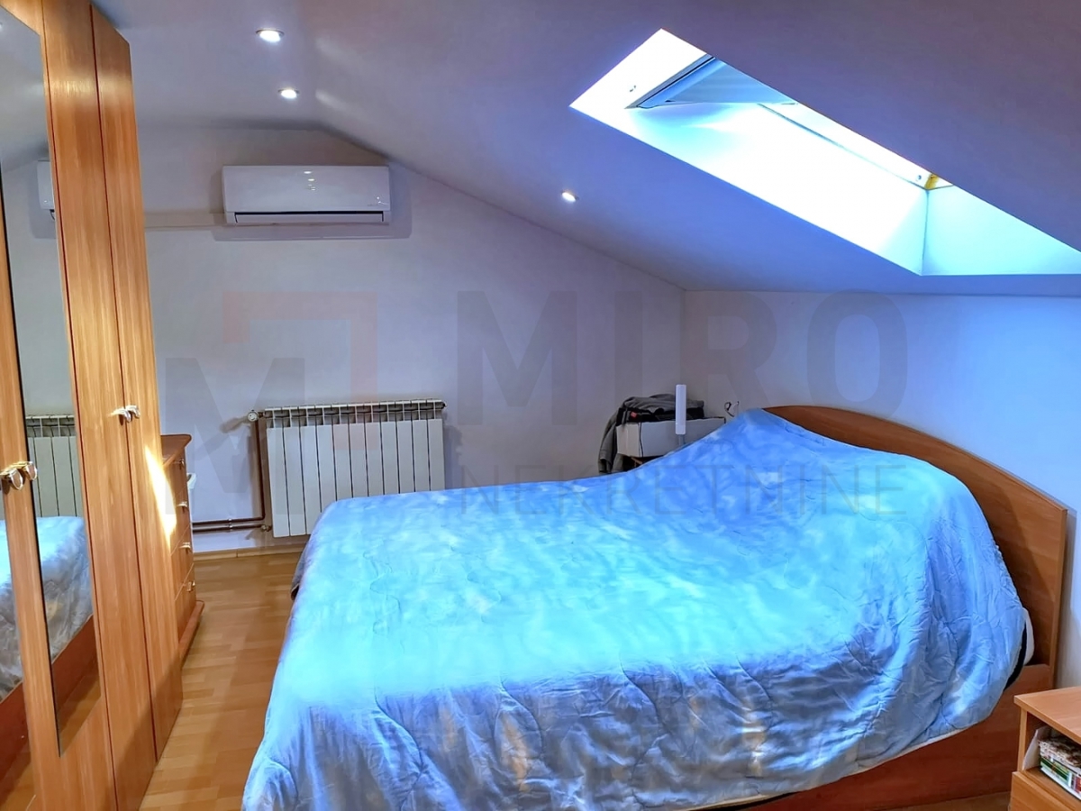 Malinska, lepo urejen apartma v 2. nadstropju s pogledom na morje, PRODAJA!