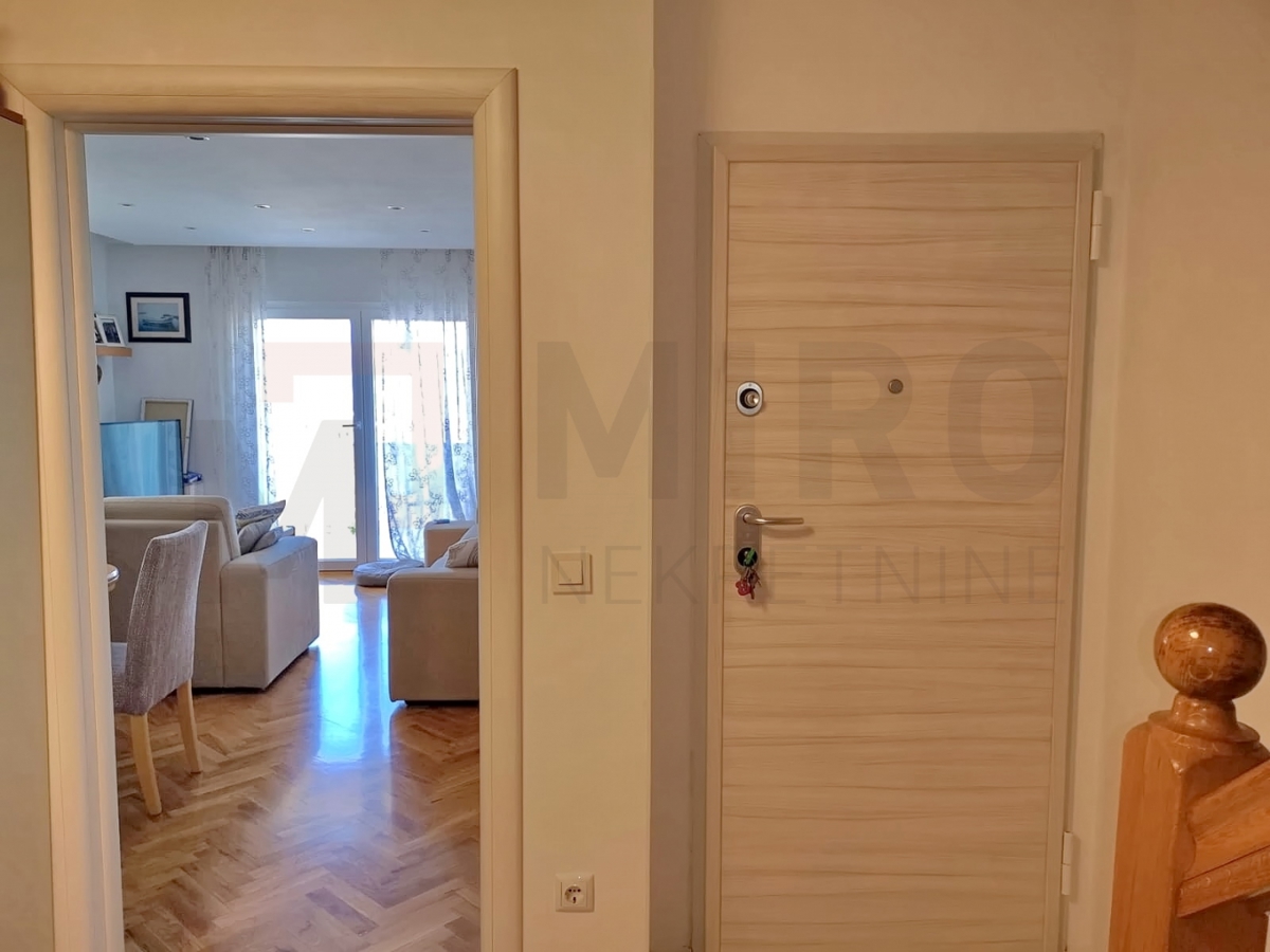 Malinska, lepo urejen apartma v 2. nadstropju s pogledom na morje, PRODAJA!