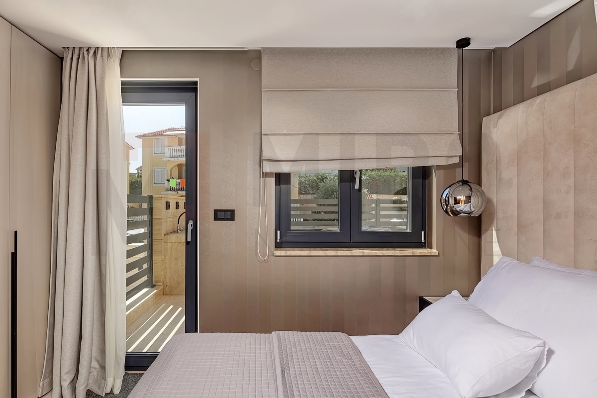 Malinska, atraktiven apartma z bazenom in pogledom na morje!