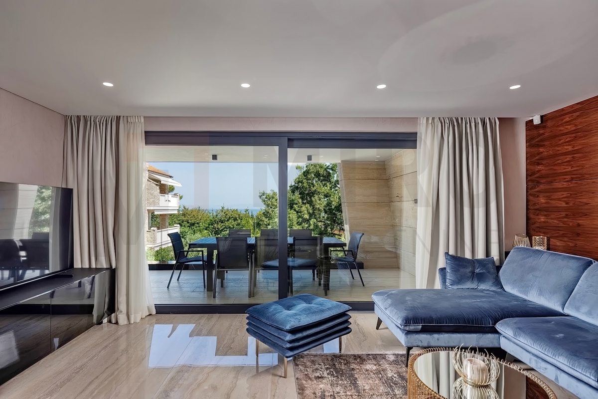 Malinska, atraktiven apartma z bazenom in pogledom na morje!