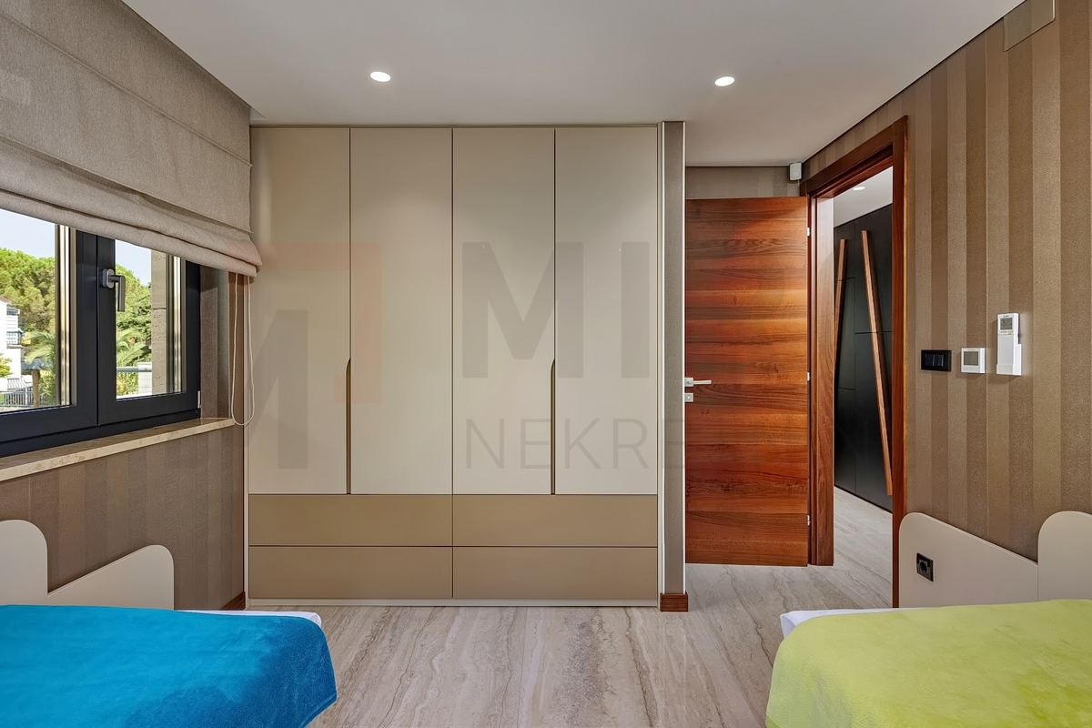 Malinska, atraktiven apartma z bazenom in pogledom na morje!