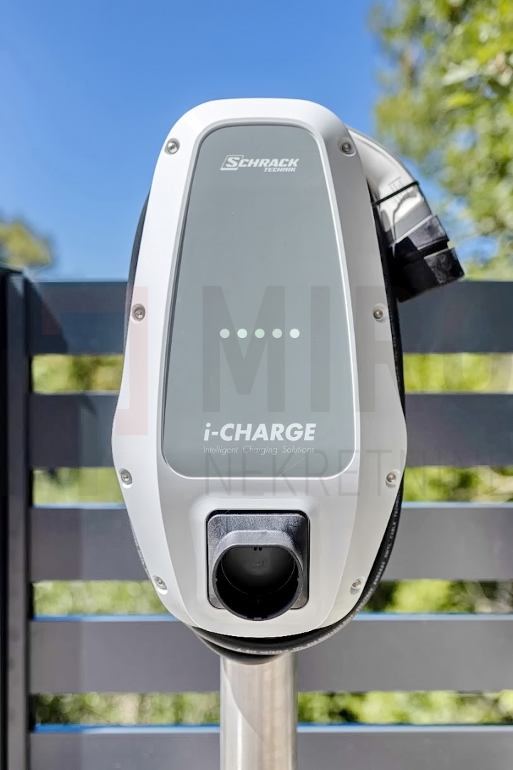 Malinska, atraktiven apartma z bazenom in pogledom na morje!