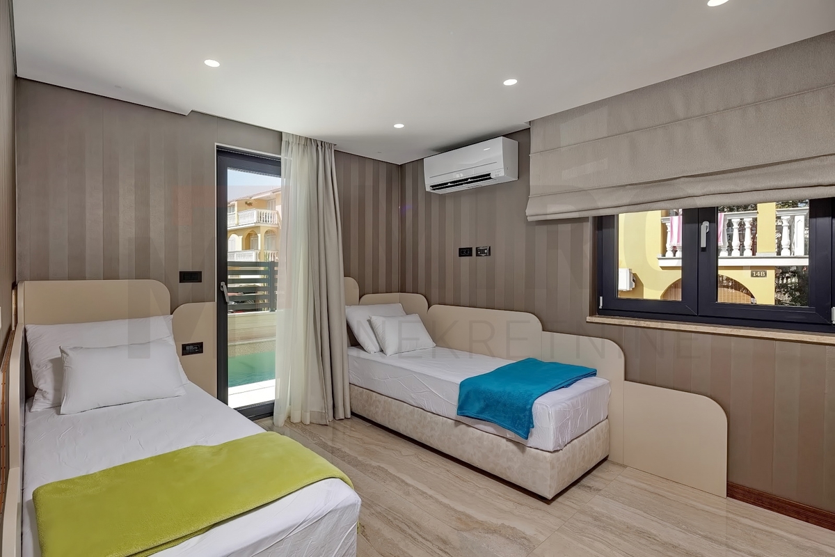 Malinska, atraktiven apartma z bazenom in pogledom na morje!