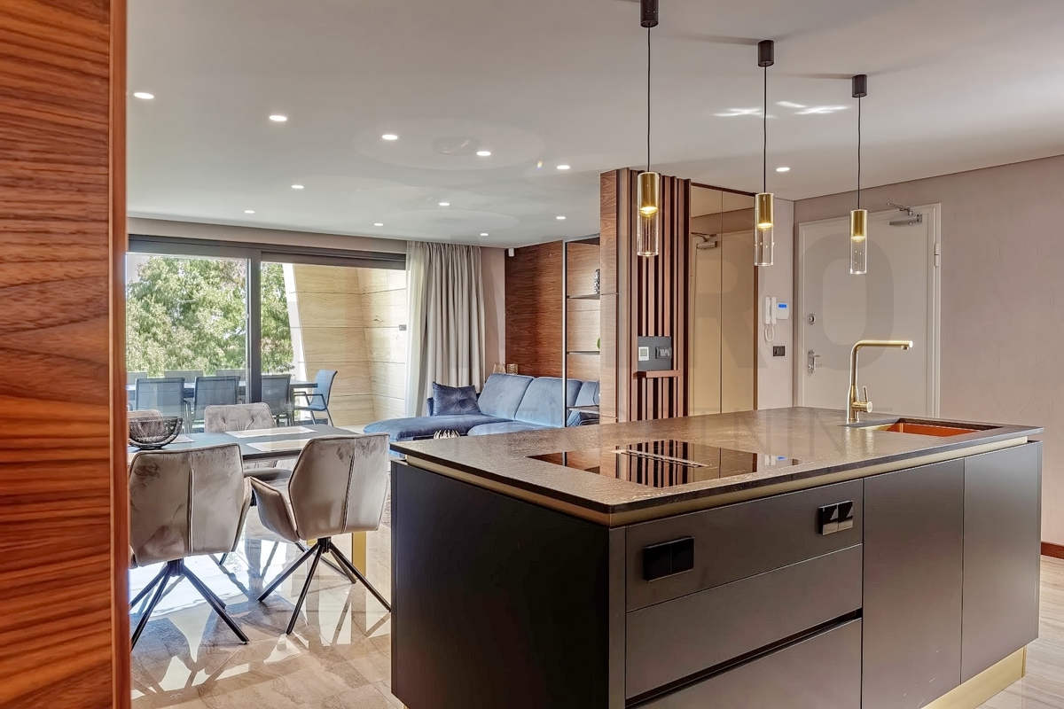 Malinska, atraktiven apartma z bazenom in pogledom na morje!