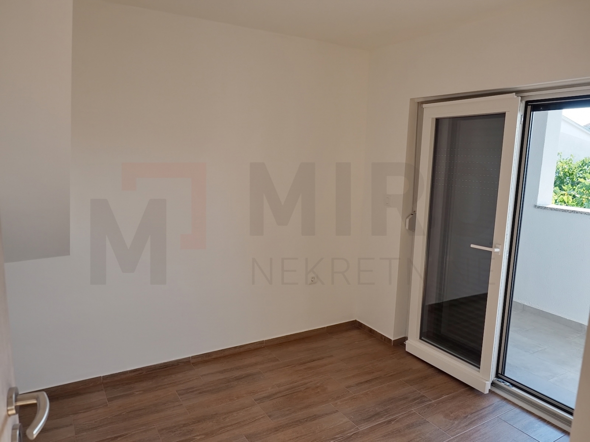 Krk, okolica, dvoetažni apartma s pogledom na morje!