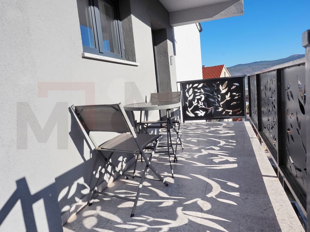 Krk, okolica, dvoetažni apartma s pogledom na morje!