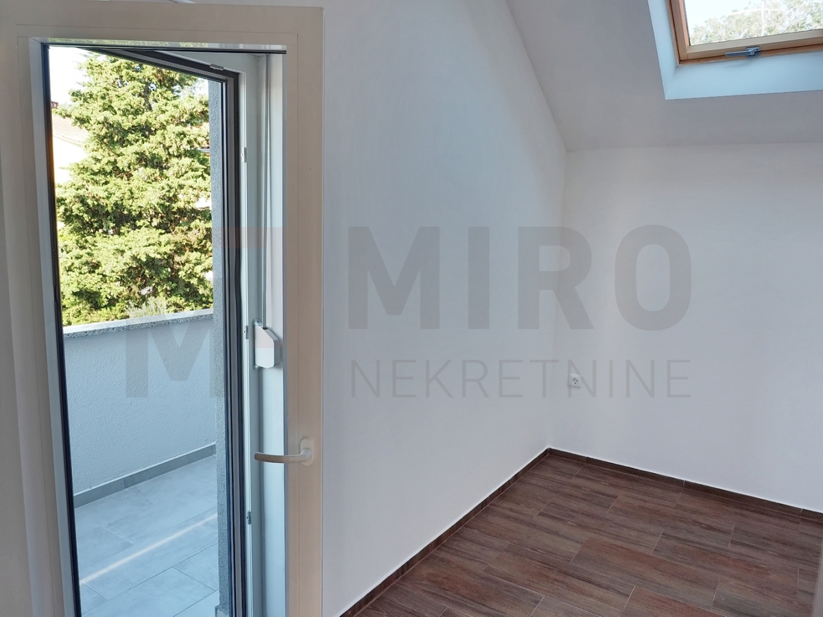 Krk, okolica, dvoetažni apartma s pogledom na morje!