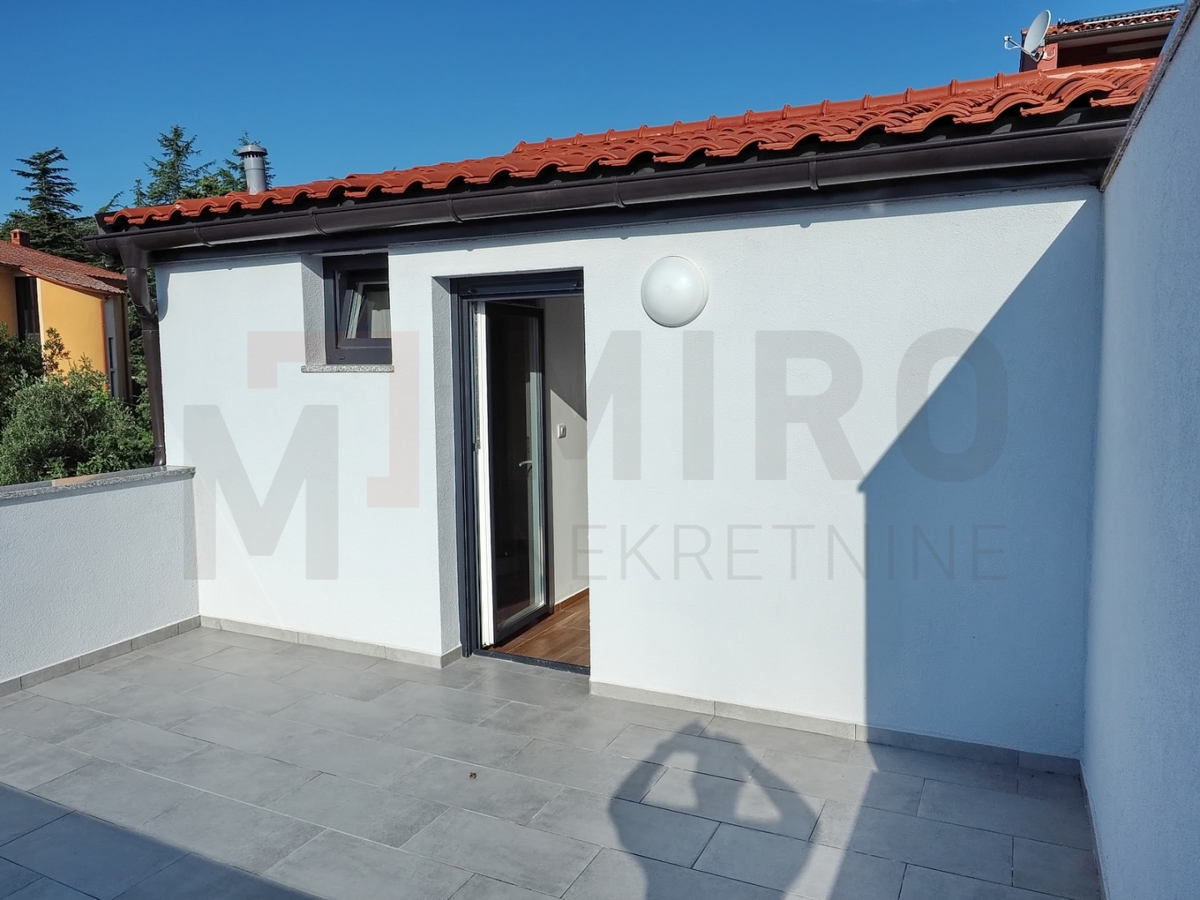 Krk, okolica, dvoetažni apartma s pogledom na morje!