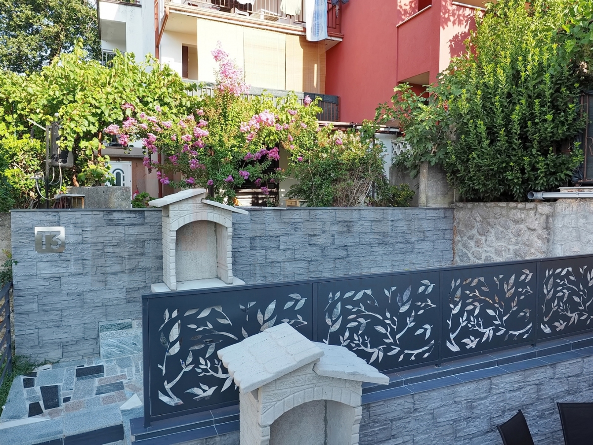 Krk, okolica, dvoetažni apartma s pogledom na morje!