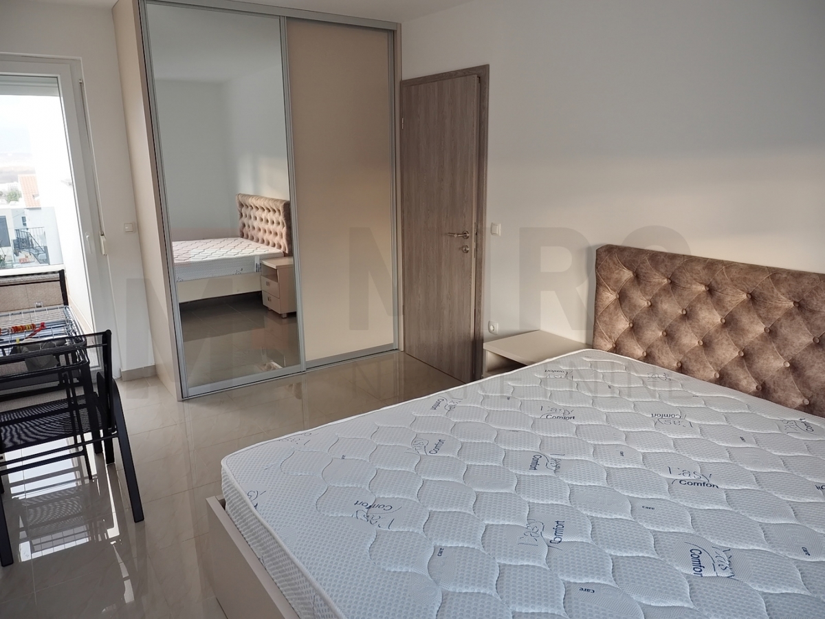 Njivice, opremljeno stanovanje v celotnem nadstropju hiše z 2 apartmajema in razgledom!