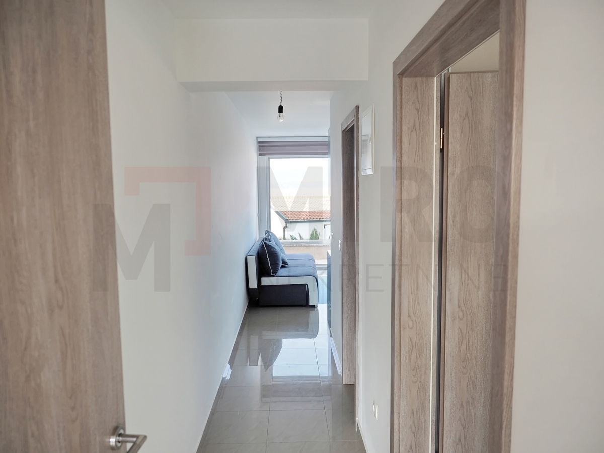 Njivice, opremljeno stanovanje v celotnem nadstropju hiše z 2 apartmajema in razgledom!