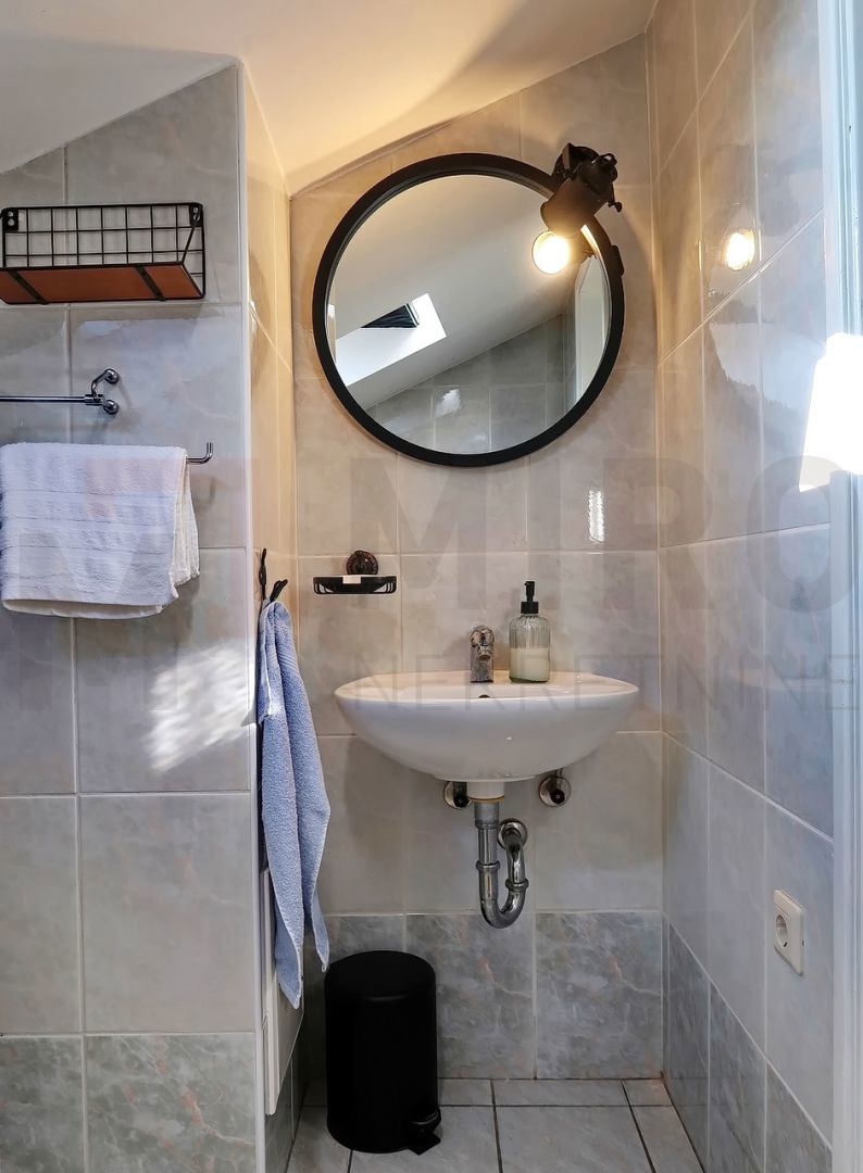 Malinska, opremljen apartma v mansardi s prekrasnim pogledom na morje, PRODAJA!