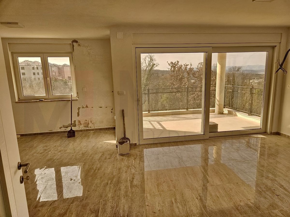 Njivice, novogradnja, apartma z odprtim pogledom na morje!