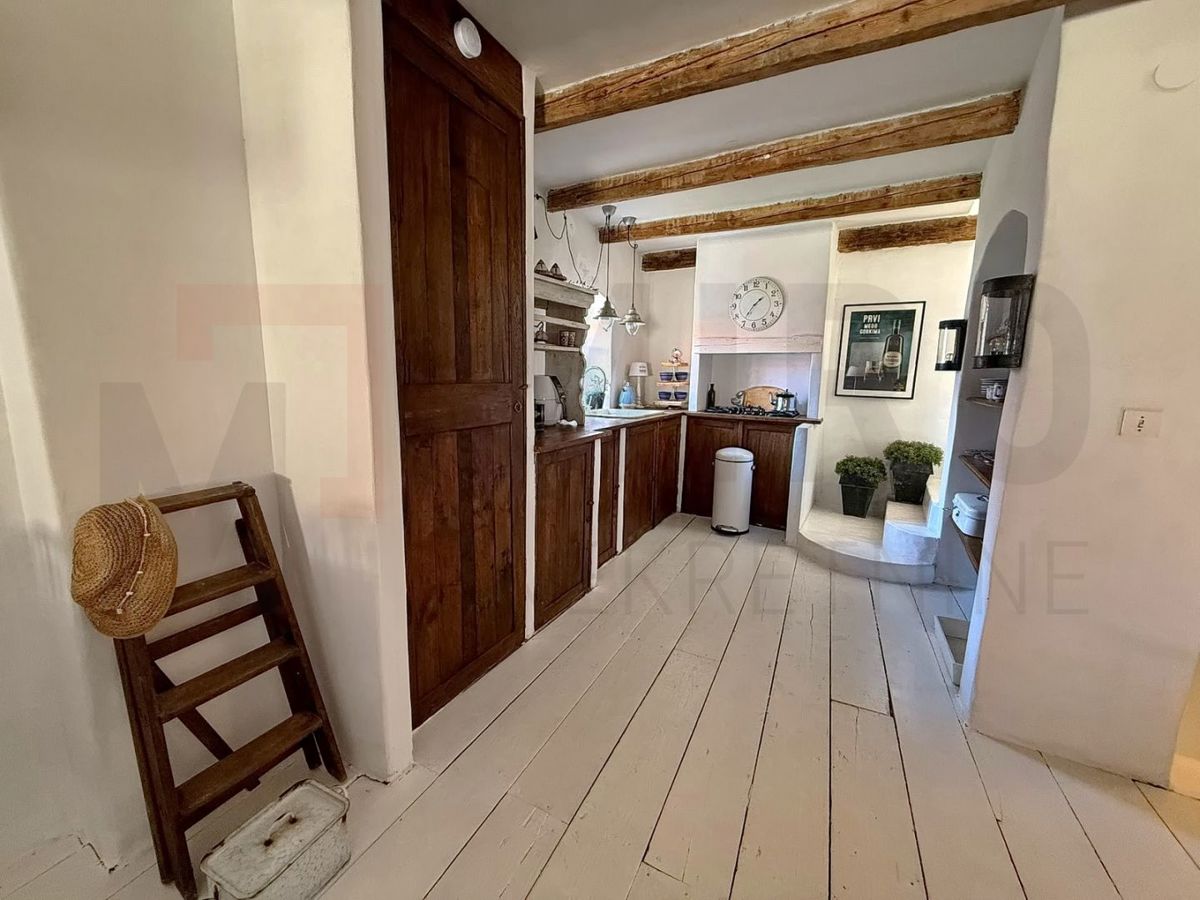 Vrbnik, avtentična kamnita hiša s pogledom na morje!
