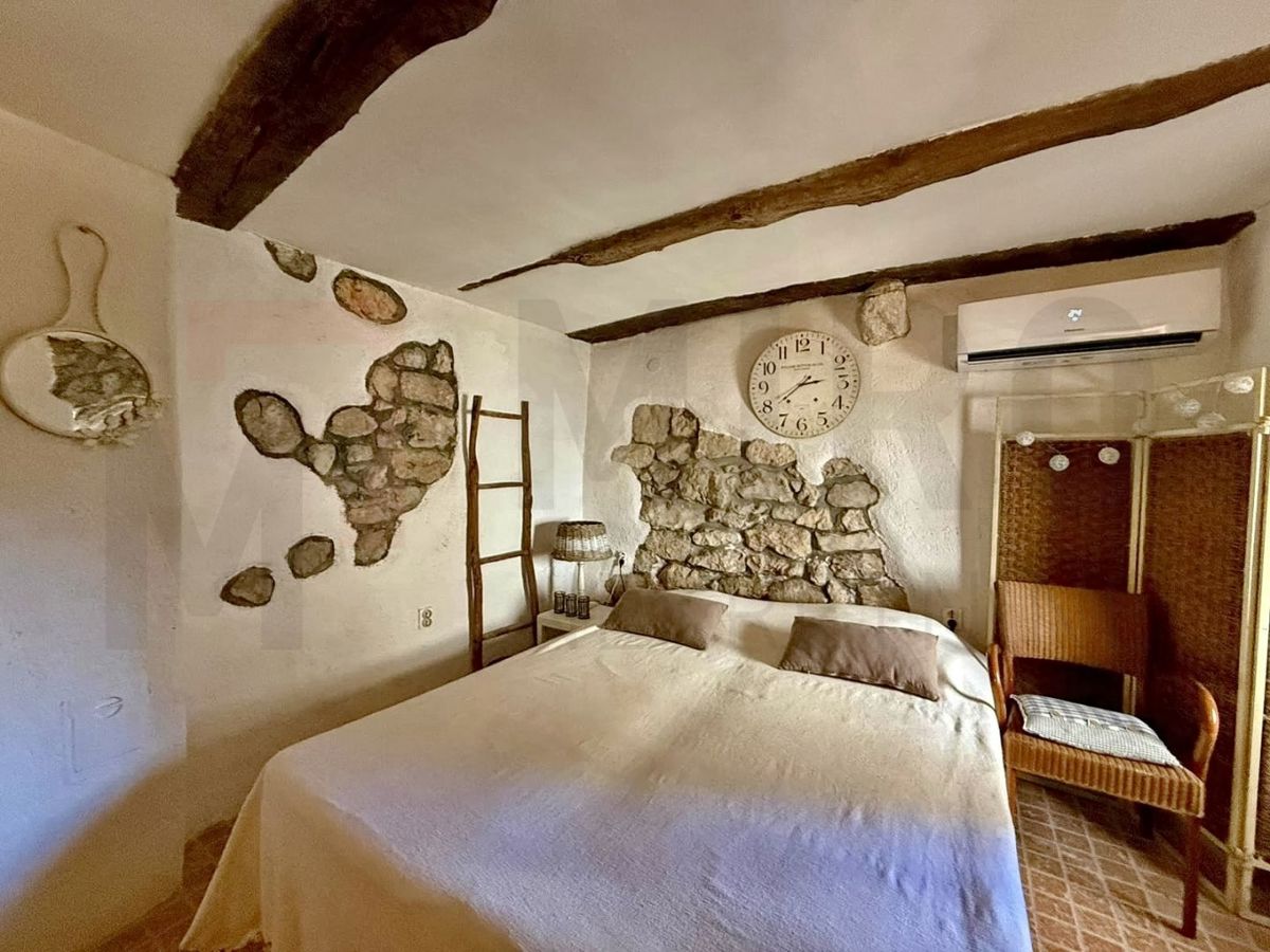 Vrbnik, avtentična kamnita hiša s pogledom na morje!